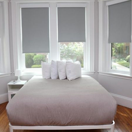 A Stylish Stay W/ A Queen Bed, Heated Floors.. #18 Brookline Luaran gambar