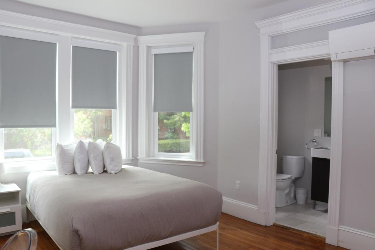A Stylish Stay W/ A Queen Bed, Heated Floors.. #18 Brookline Luaran gambar