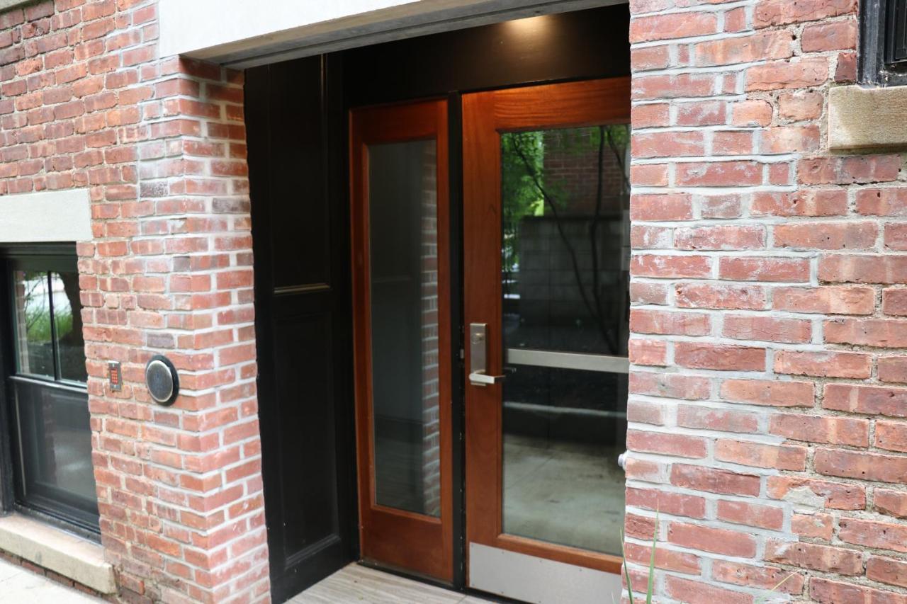 A Stylish Stay W/ A Queen Bed, Heated Floors.. #18 Brookline Luaran gambar